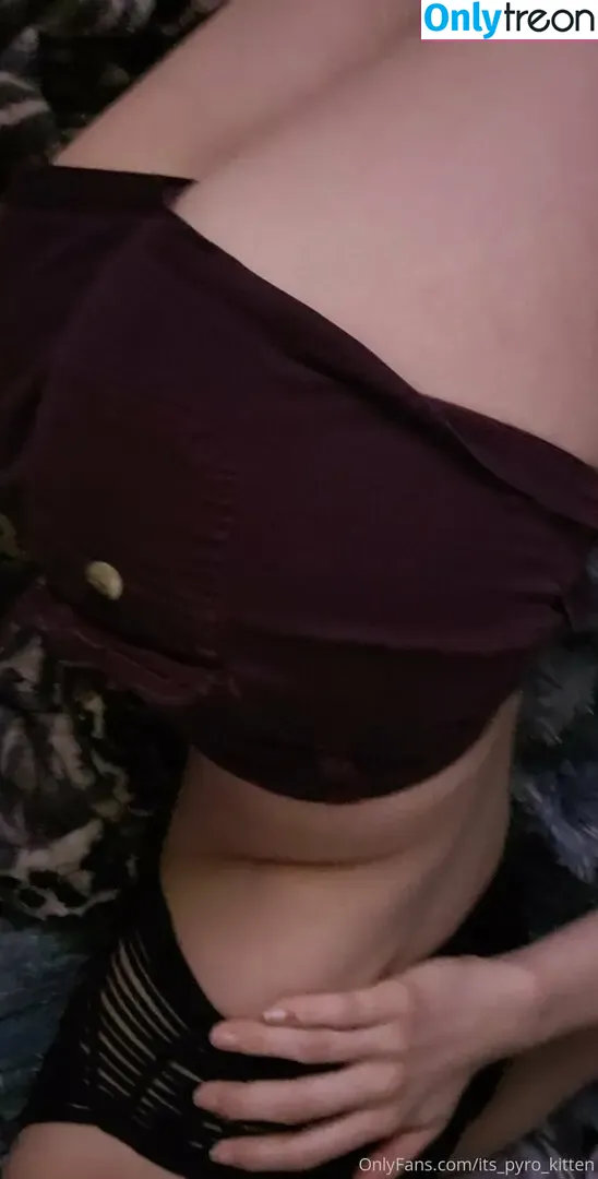 its_pyro_kitten nude photo #0010 (its.pyro.kitten)