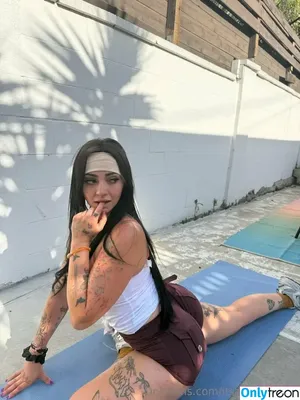 itsaliyahmarie / aliyah.marie.d nude photo #0021
