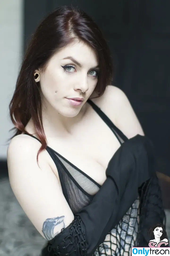 Itsbeadux nude photo #0240 (Itsbeadux)
