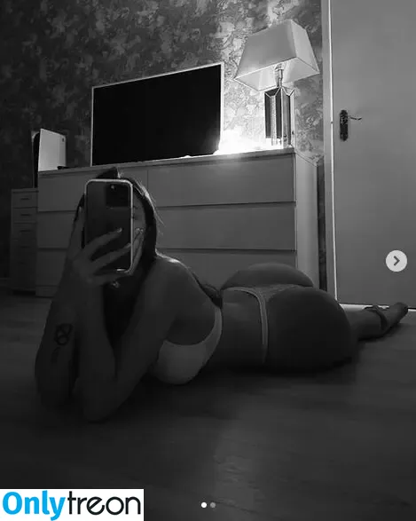 itscourtxox nude photo #0016 (its_courtxo)