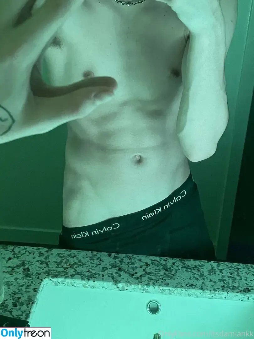 itsdamiankk nude photo #0003 (jasmine_damiank_)