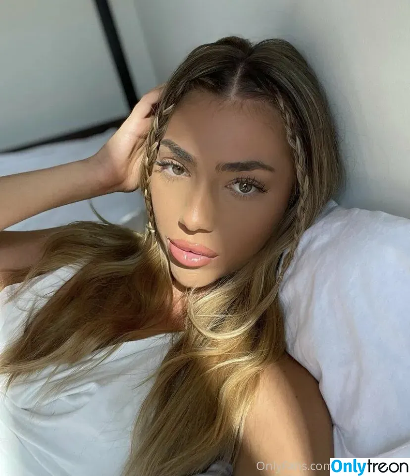 itsgigibabyyy nude photo #0002 (Giavanna Gabriella / giagabbriellaa)