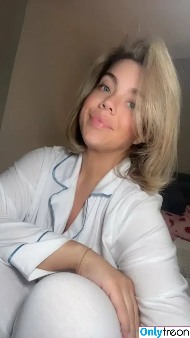 itsimogengracefree nude photo #0100 (itsimogengrace)