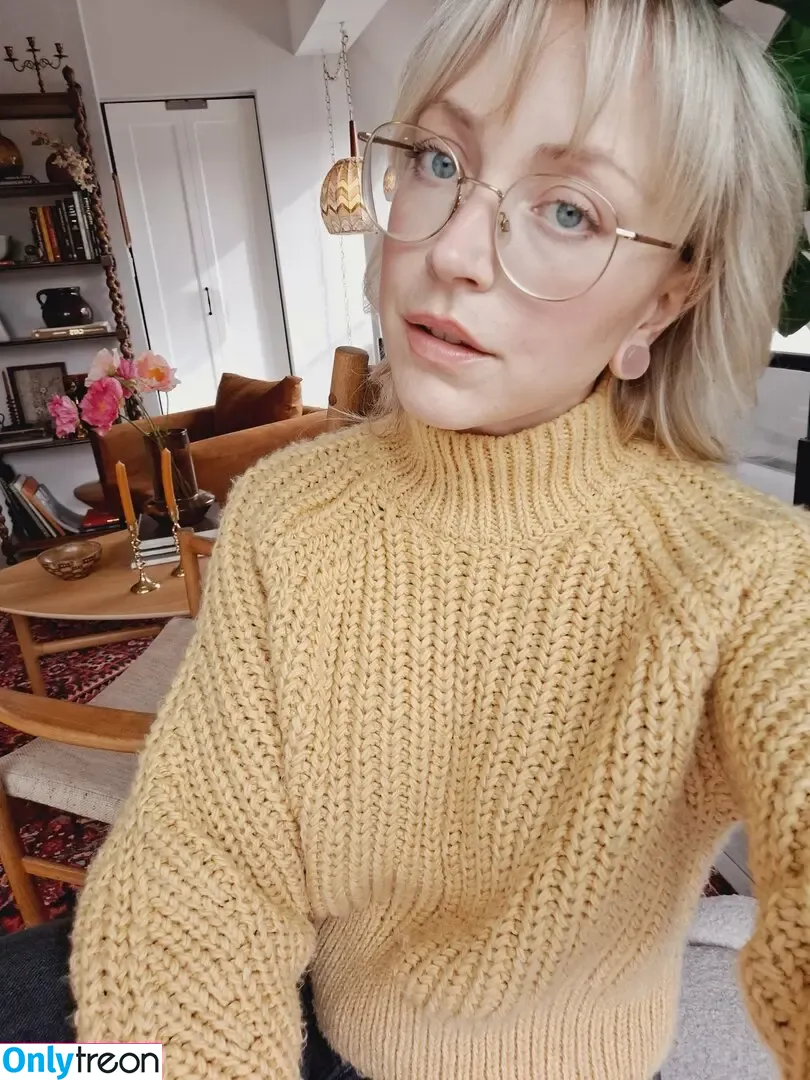 itskatiebelle nude photo #0033 (its_katiebelle / itskatiebell)