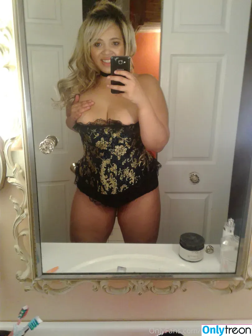 itslivsavage nude photo #0001 (itslivsavage)