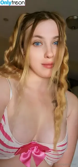 itsmeganestherfree / itsmeganesther nude photo #0003