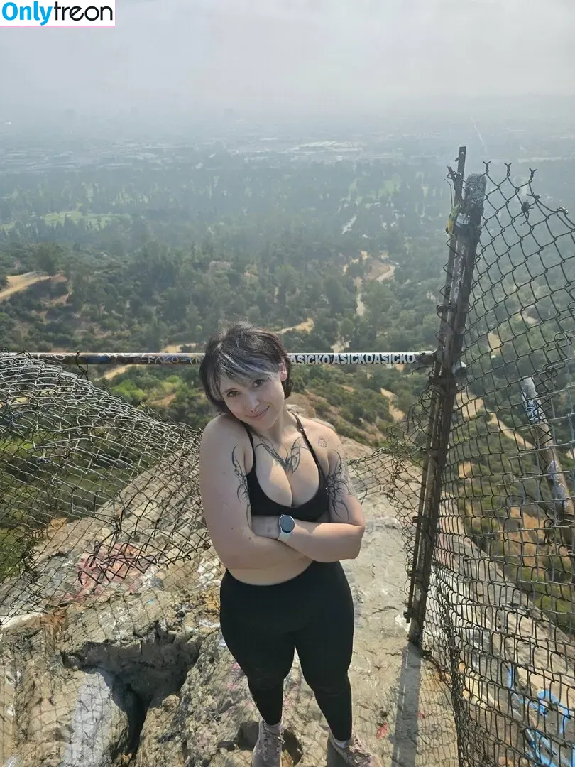 Itsqueenmanda nude photo #0328 (Itsqueenmanda)