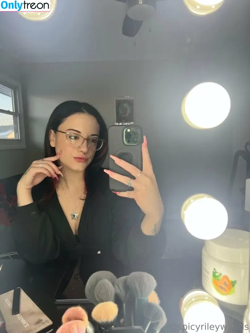 itsrileywoods nude photo #0020 (rileywoods.tv)