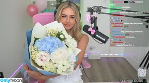 itsSky / itsSkyLOL nude photo #0102
