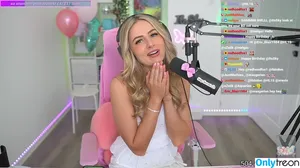 itsSky / itsSkyLOL nude photo #0103