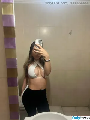 itssslenaaaa / itssselenaaaaa nude photo #0011