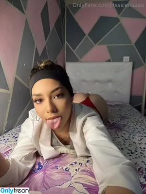 itssslenaaaa / itssselenaaaaa nude photo #0027
