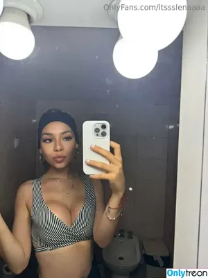 itssslenaaaa / itssselenaaaaa nude photo #0029