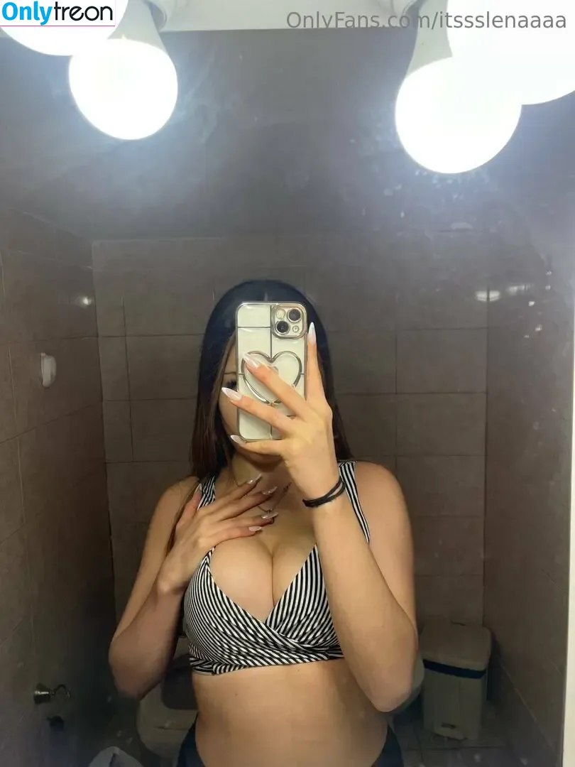 itssslenaaaa nude photo #0001 (itssselenaaaaa)