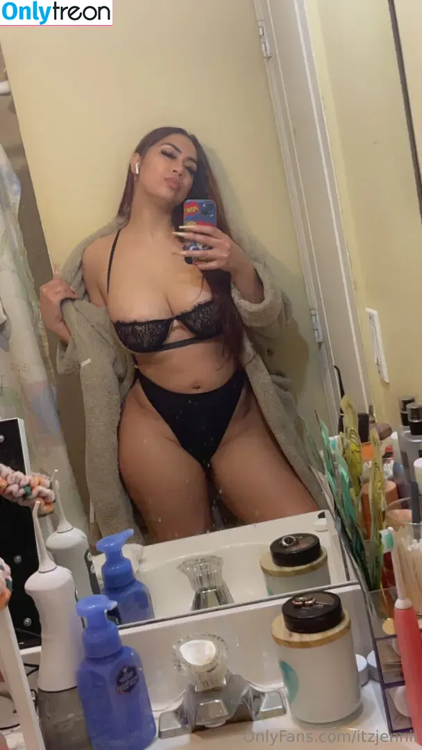 Itzjennii nude photo #0025 (chick / itzjenni__)