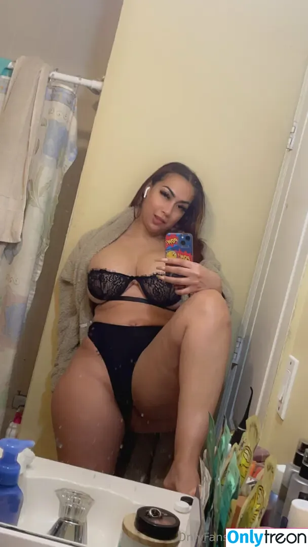 Itzjennii nude photo #0026 (chick / itzjenni__)