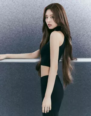 itzy.all.in.us / Shin Yu Na / Yuna ITZY / 유나 nude photo #0002