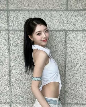 itzy.all.in.us / Shin Yu Na / Yuna ITZY / 유나 nude photo #0006