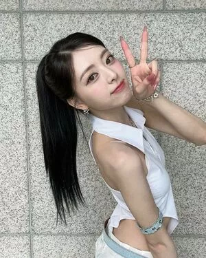 itzy.all.in.us / Shin Yu Na / Yuna ITZY / 유나 nude photo #0007