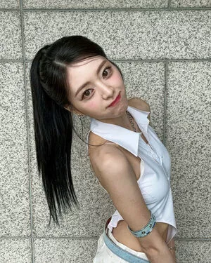 itzy.all.in.us / Shin Yu Na / Yuna ITZY / 유나 nude photo #0008