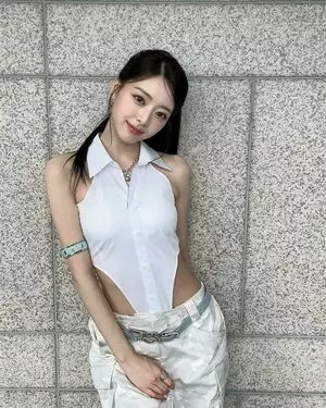 itzy.all.in.us / Shin Yu Na / Yuna ITZY / 유나 nude photo #0011