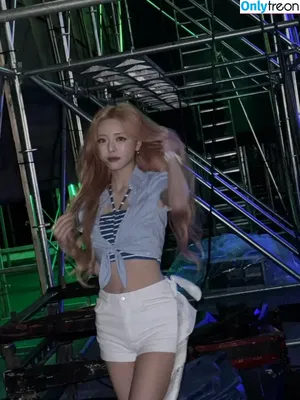 itzy.all.in.us / Shin Yu Na / Yuna ITZY / 유나 nude photo #0579