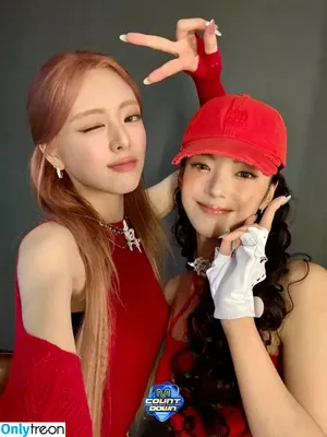 itzy.all.in.us / Shin Yu Na / Yuna ITZY / 유나 nude photo #0610