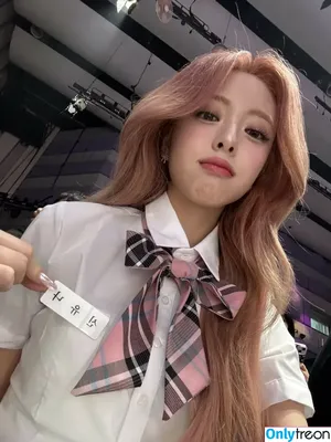 itzy.all.in.us / Shin Yu Na / Yuna ITZY / 유나 nude photo #0614