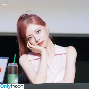 itzy.all.in.us / Shin Yu Na / Yuna ITZY / 유나 nude photo #0643
