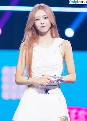 itzy.all.in.us / Shin Yu Na / Yuna ITZY / 유나 nude photo #0646