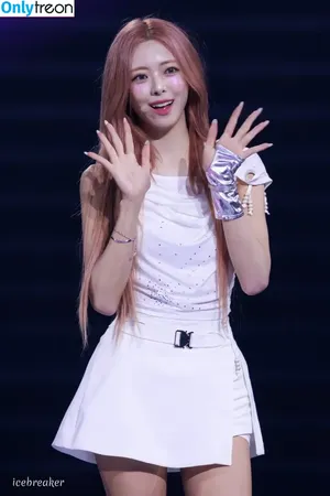 itzy.all.in.us / Shin Yu Na / Yuna ITZY / 유나 nude photo #0648