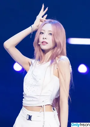 itzy.all.in.us / Shin Yu Na / Yuna ITZY / 유나 nude photo #0653