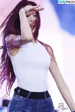 itzy.all.in.us / Shin Yu Na / Yuna ITZY / 유나 nude photo #0662