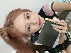 itzy.all.in.us / Shin Yu Na / Yuna ITZY / 유나 nude photo #0688