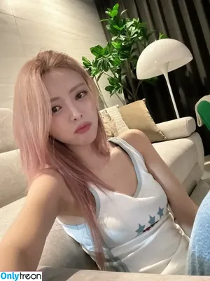 itzy.all.in.us / Shin Yu Na / Yuna ITZY / 유나 nude photo #0696