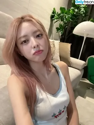 itzy.all.in.us / Shin Yu Na / Yuna ITZY / 유나 nude photo #0697