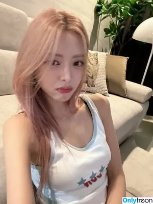 itzy.all.in.us / Shin Yu Na / Yuna ITZY / 유나 nude photo #0698