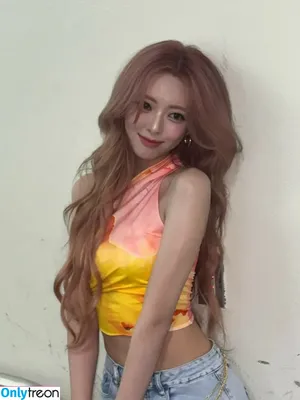itzy.all.in.us / Shin Yu Na / Yuna ITZY / 유나 nude photo #0715
