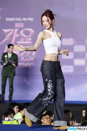 itzy.all.in.us / Shin Yu Na / Yuna ITZY / 유나 nude photo #0744
