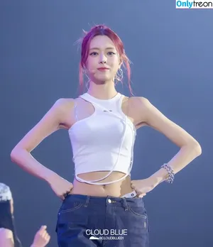 itzy.all.in.us / Shin Yu Na / Yuna ITZY / 유나 nude photo #0753