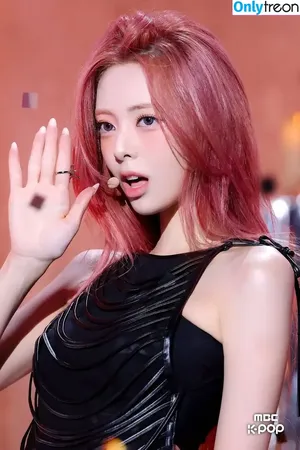 itzy.all.in.us / Shin Yu Na / Yuna ITZY / 유나 nude photo #0754
