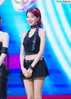 itzy.all.in.us / Shin Yu Na / Yuna ITZY / 유나 nude photo #0778