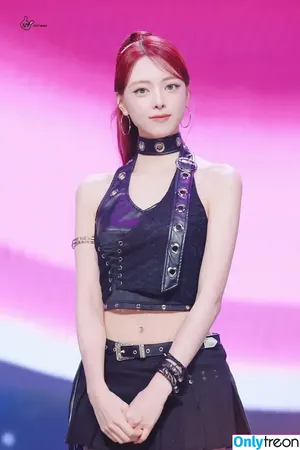 itzy.all.in.us / Shin Yu Na / Yuna ITZY / 유나 nude photo #0781