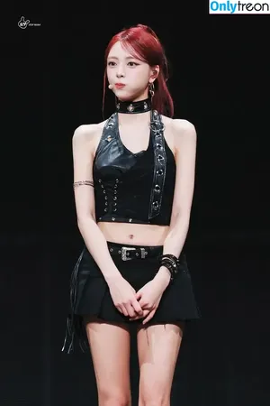 itzy.all.in.us / Shin Yu Na / Yuna ITZY / 유나 nude photo #0785