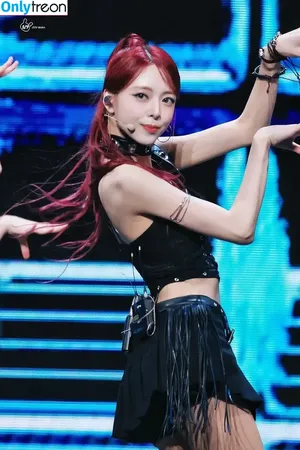 itzy.all.in.us / Shin Yu Na / Yuna ITZY / 유나 nude photo #0786