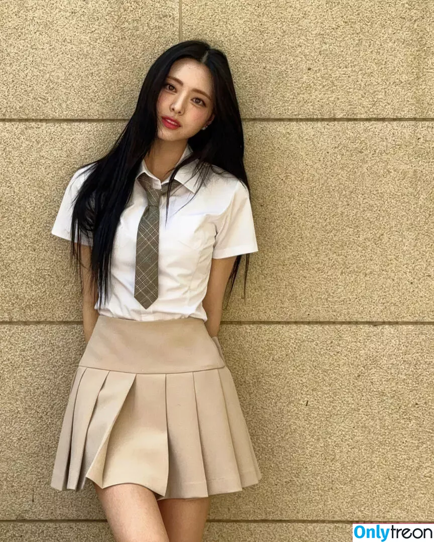 itzy.all.in.us nude photo #0034 (Shin Yu Na / Yuna ITZY / 유나)