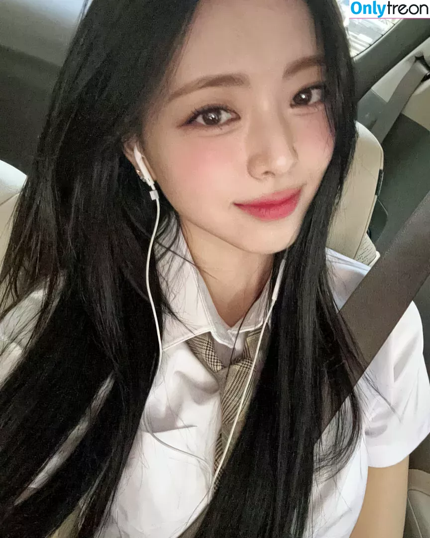 itzy.all.in.us nude photo #0038 (Shin Yu Na / Yuna ITZY / 유나)