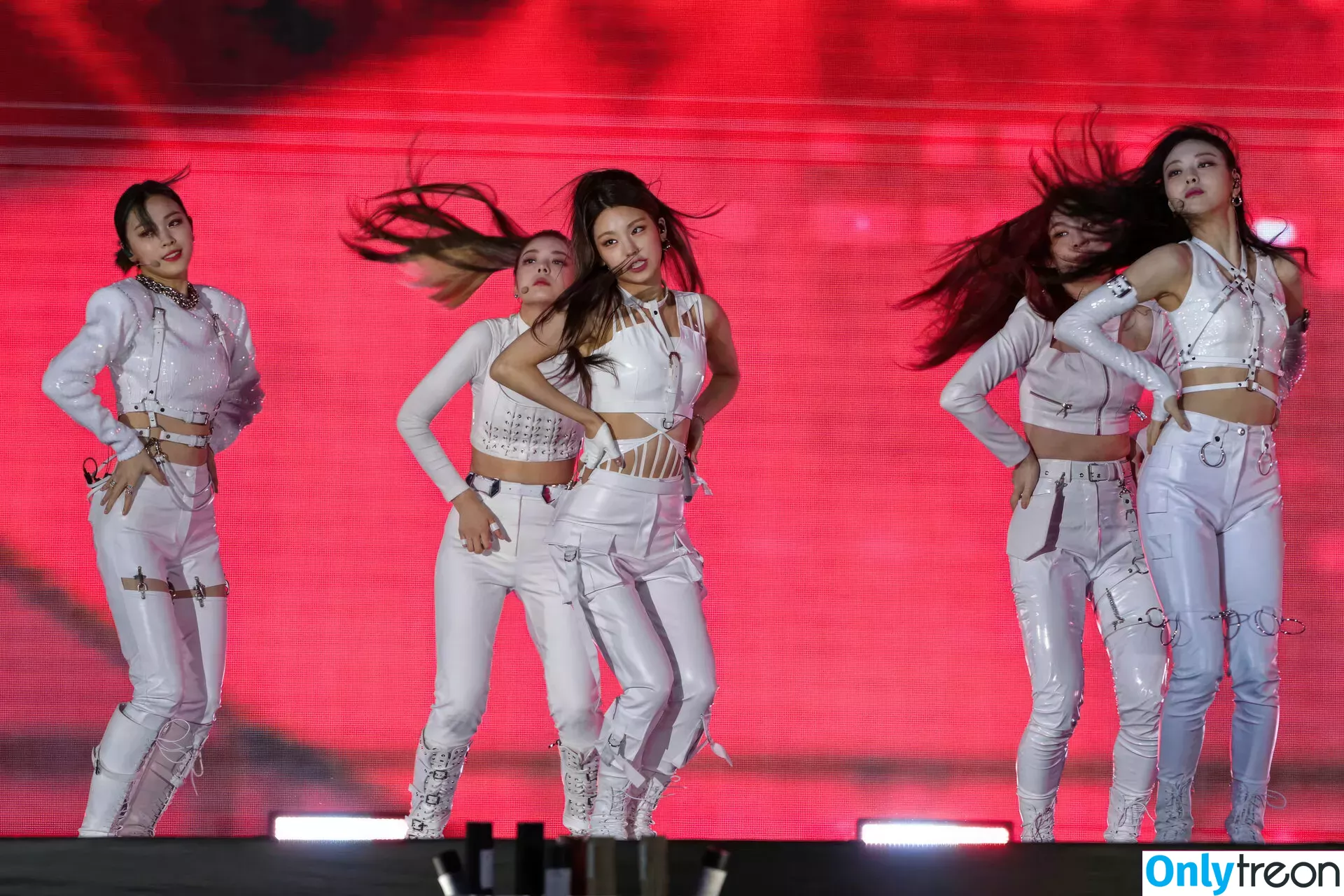 itzy.all.in.us nude photo #0075 (Shin Yu Na / Yuna ITZY / 유나)