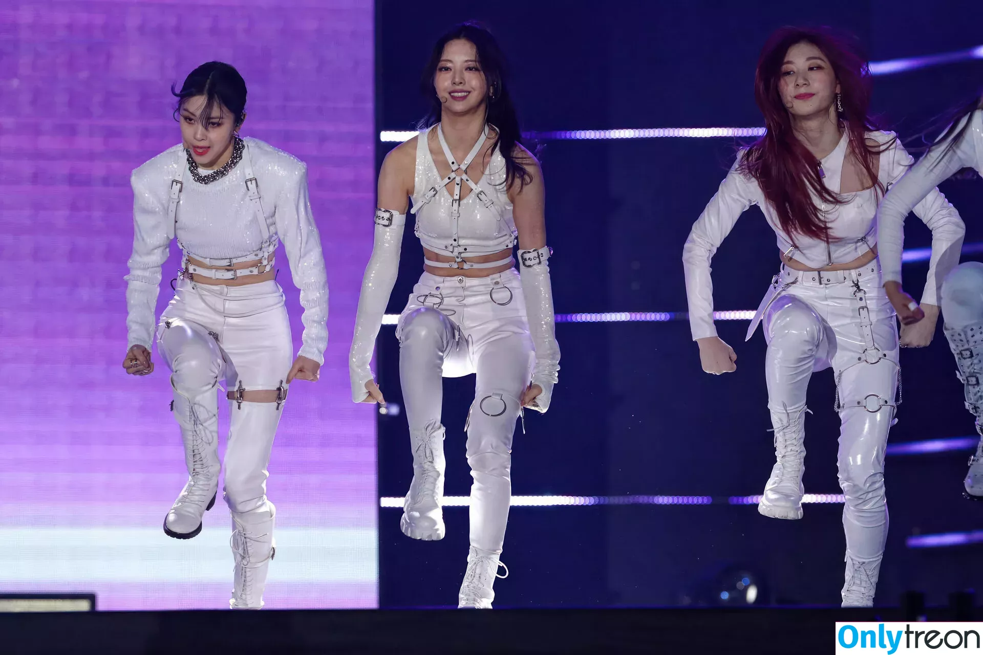 itzy.all.in.us nude photo #0076 (Shin Yu Na / Yuna ITZY / 유나)