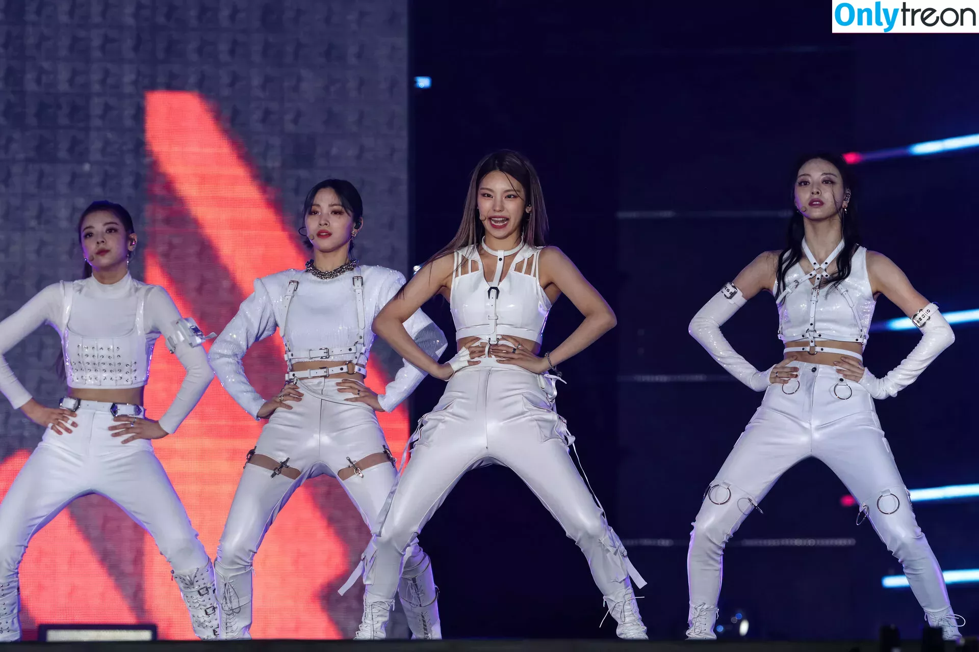 itzy.all.in.us nude photo #0077 (Shin Yu Na / Yuna ITZY / 유나)